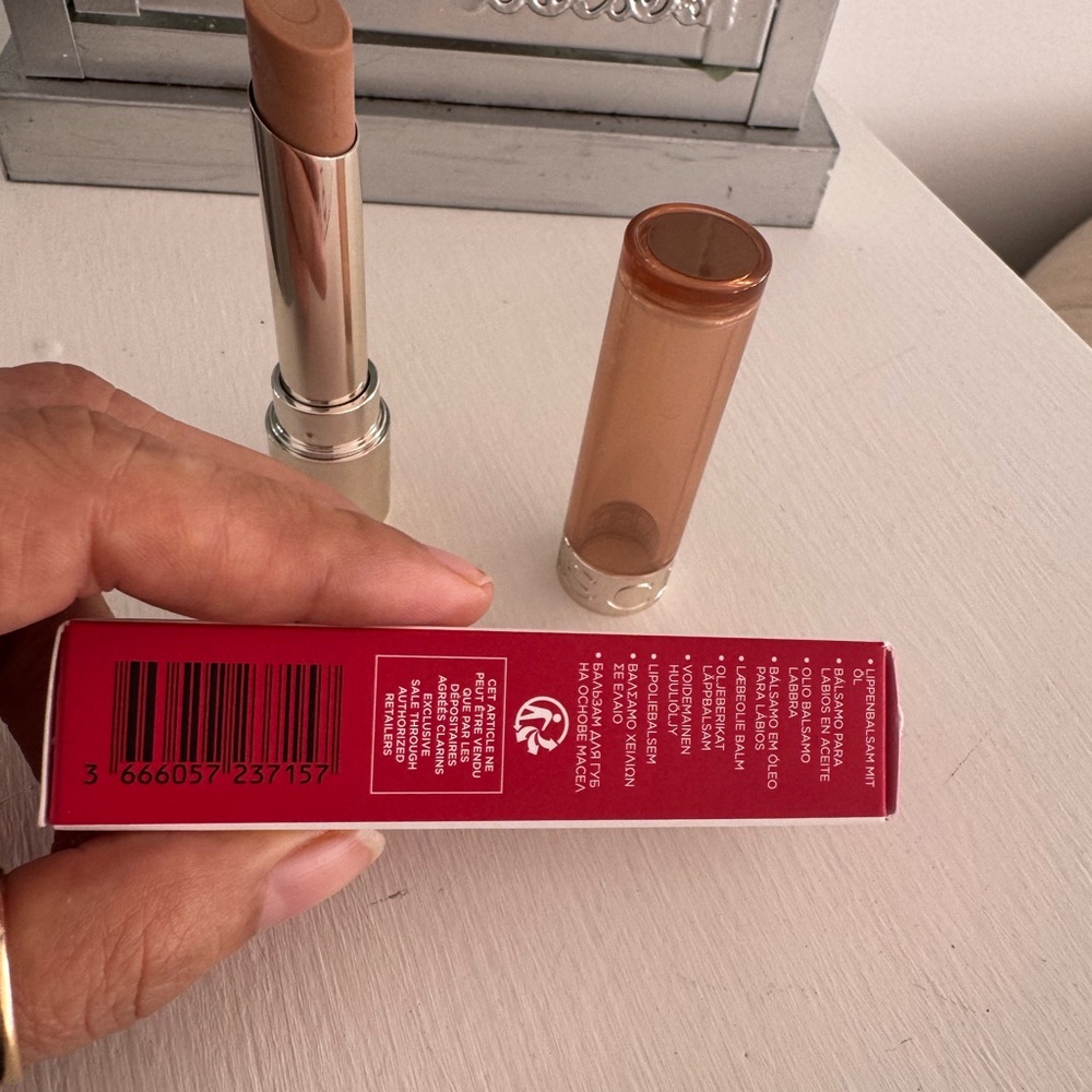 CLARINS LIP OIL BALM WITH A TRIO OF PLANT OILS 2.9 G/0.1 OZ. #04 ALMOND - Picture 8 of 11